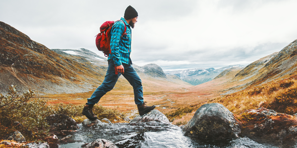 teaserimage-Cigars-and-Hiking